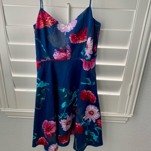 Size 8 Banana Republic floral dress - Picture 1 of 3